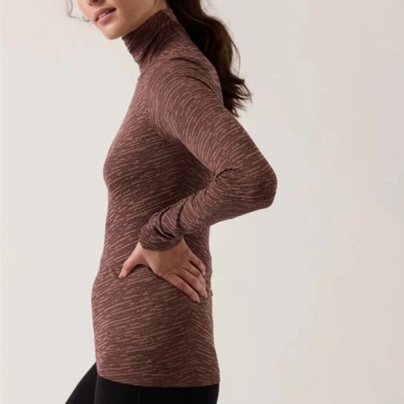 Athleta Flurry Seamless Turtleneck "Wren Rustic Beige" Size Large - Picture 11 of 11